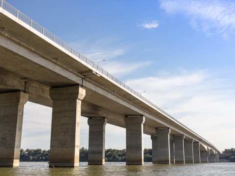 PUSH POLLING / Pushing the Bridge Option Divides Community