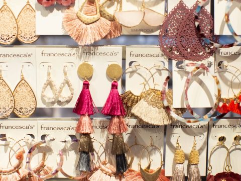 Learn The Secret to Visual Merchandising at Free Port Douglas Workshop visual merchandising workshop