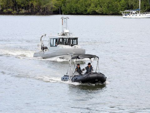 The Week/End Guide. hmas cairns